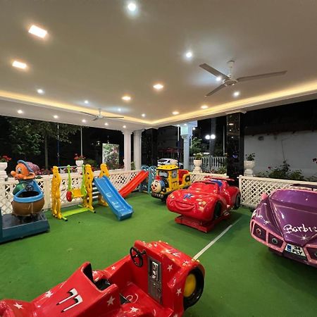Ujvara Hotel Golem  Ngoại thất bức ảnh