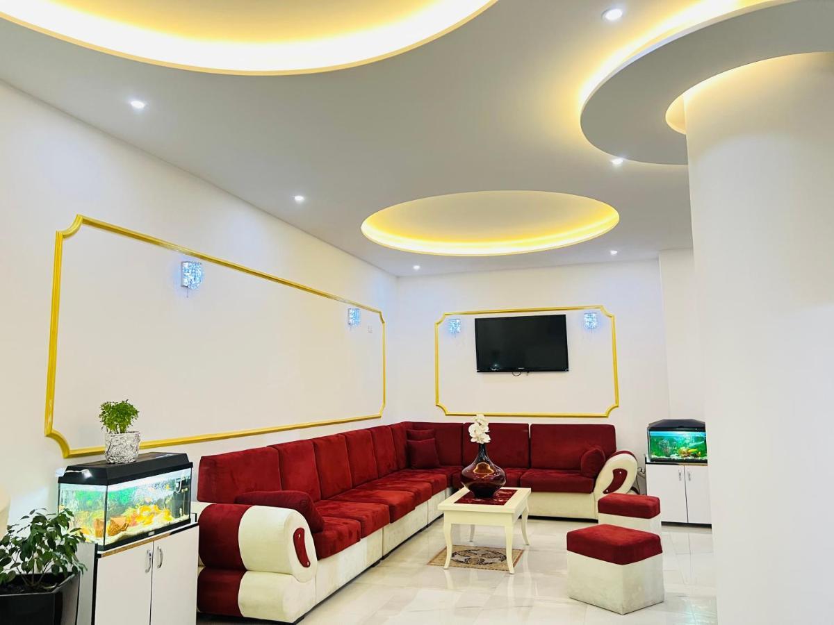 Ujvara Hotel Golem  Ngoại thất bức ảnh