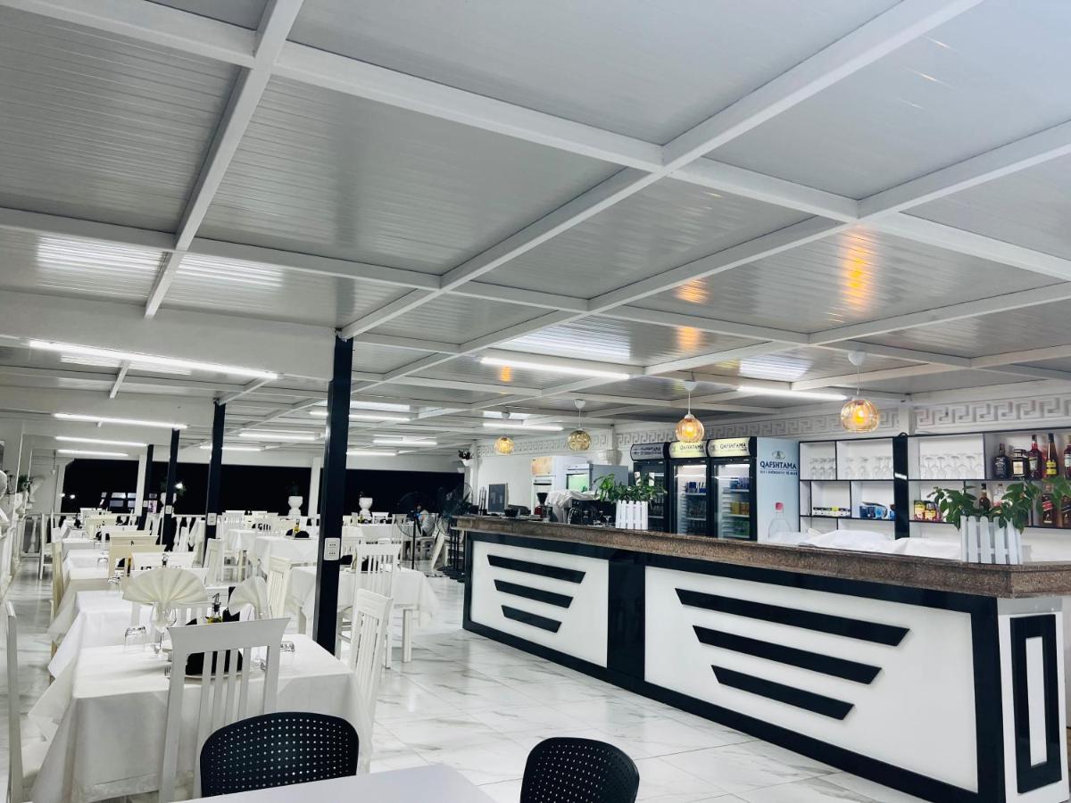 Ujvara Hotel Golem  Ngoại thất bức ảnh