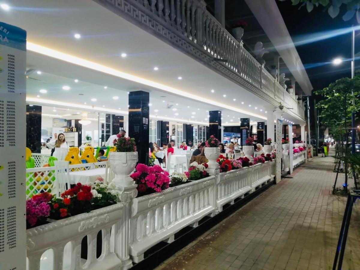 Ujvara Hotel Golem  Ngoại thất bức ảnh