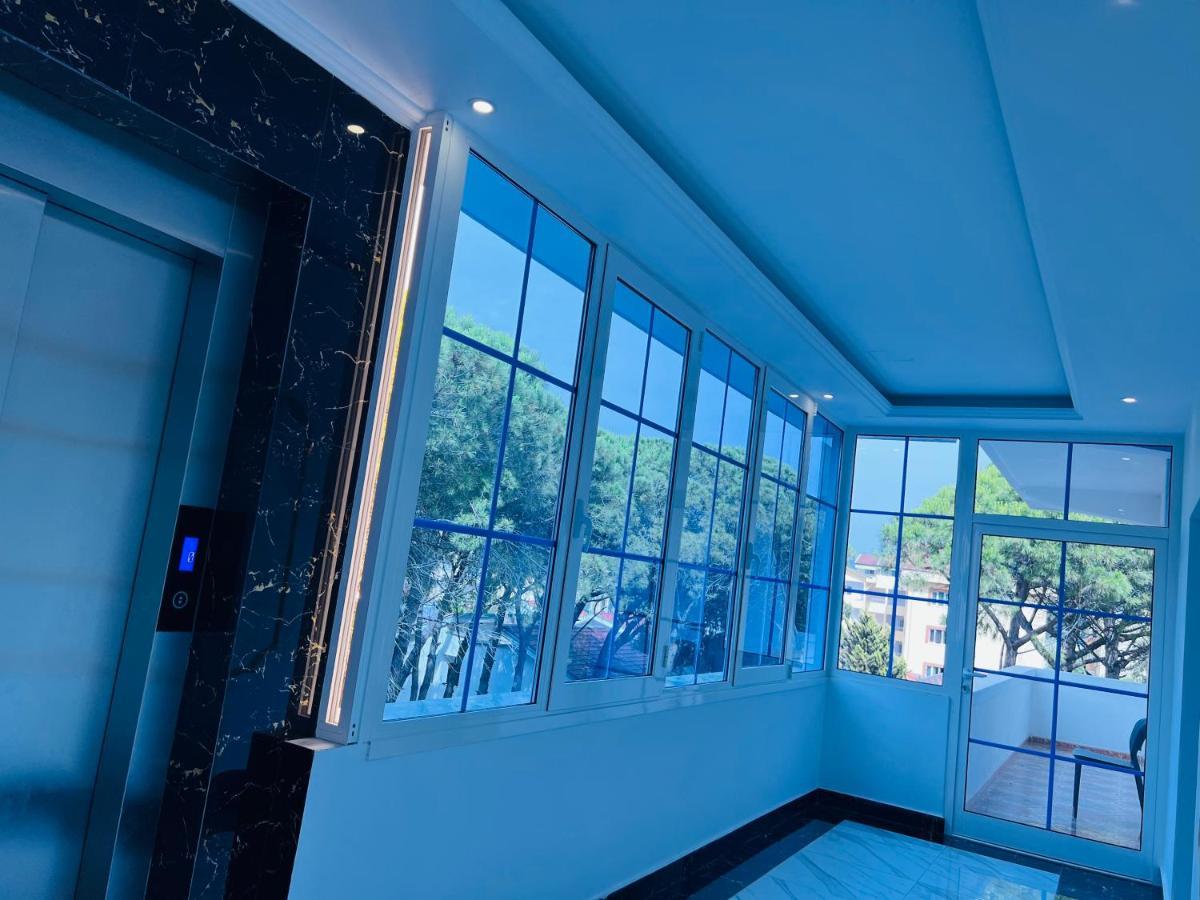 Ujvara Hotel Golem  Ngoại thất bức ảnh