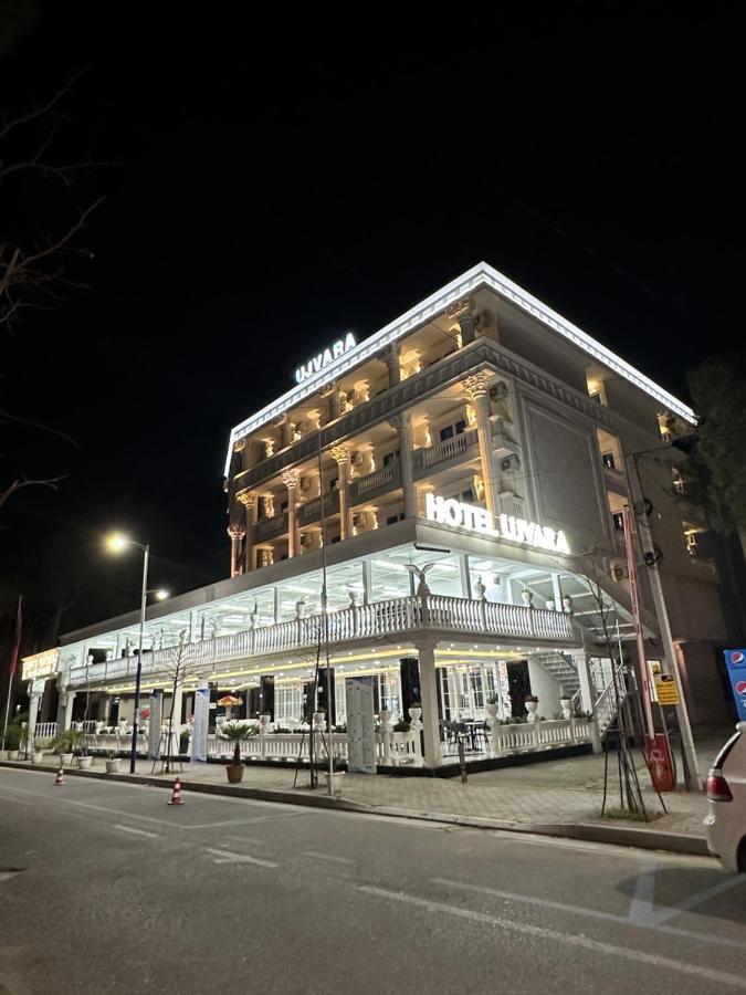 Ujvara Hotel Golem  Ngoại thất bức ảnh