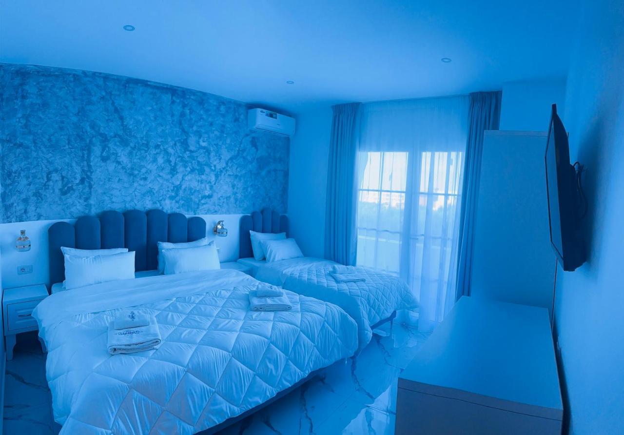 Ujvara Hotel Golem  Ngoại thất bức ảnh