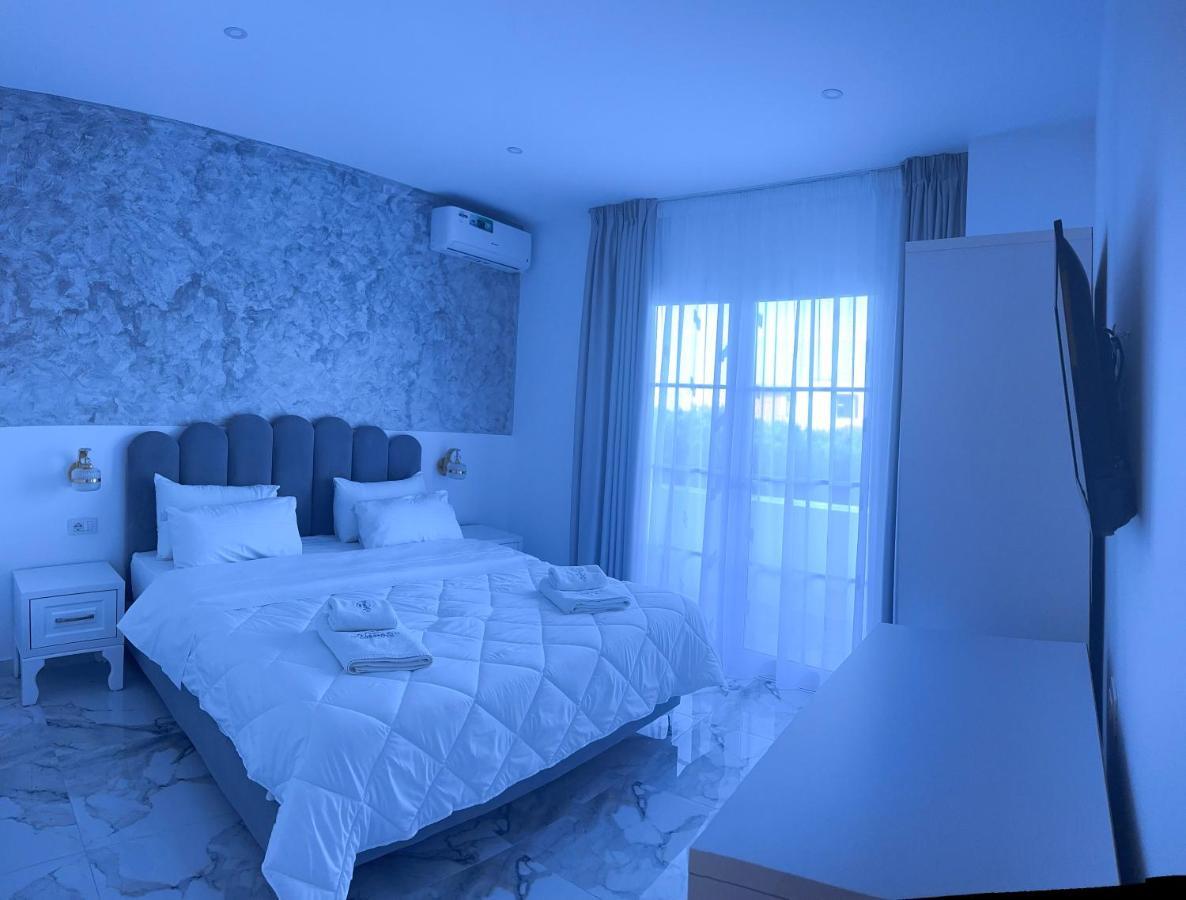 Ujvara Hotel Golem  Ngoại thất bức ảnh