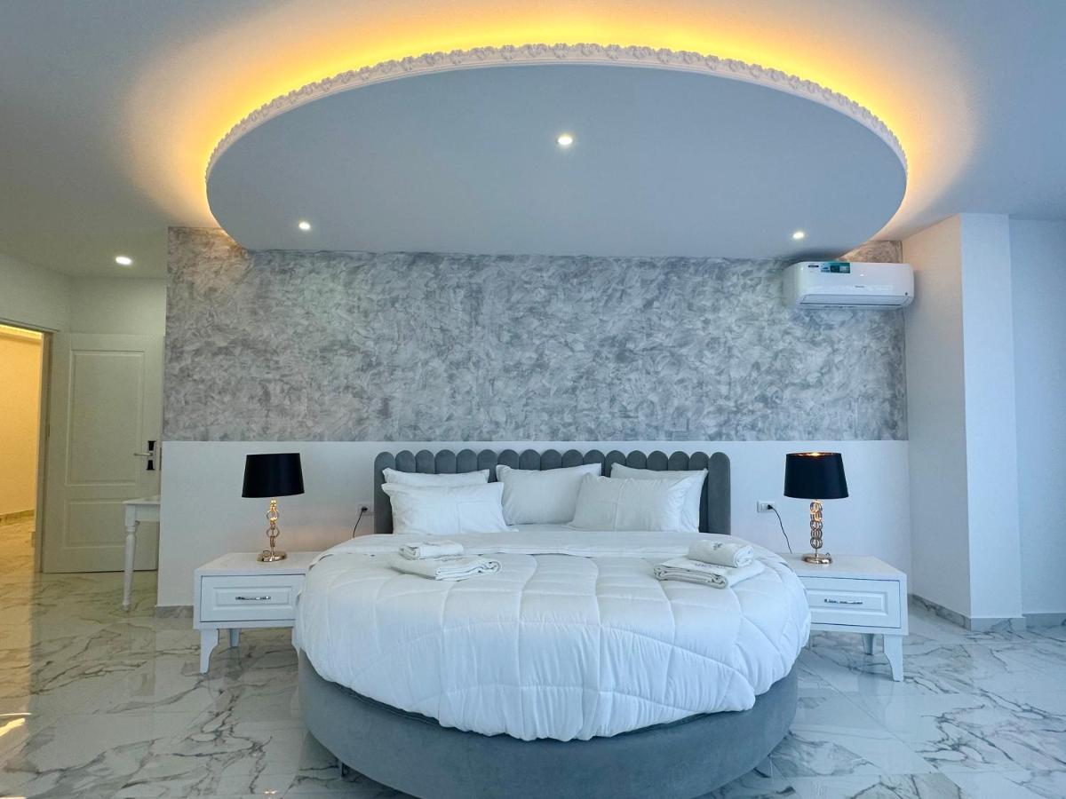 Ujvara Hotel Golem  Ngoại thất bức ảnh
