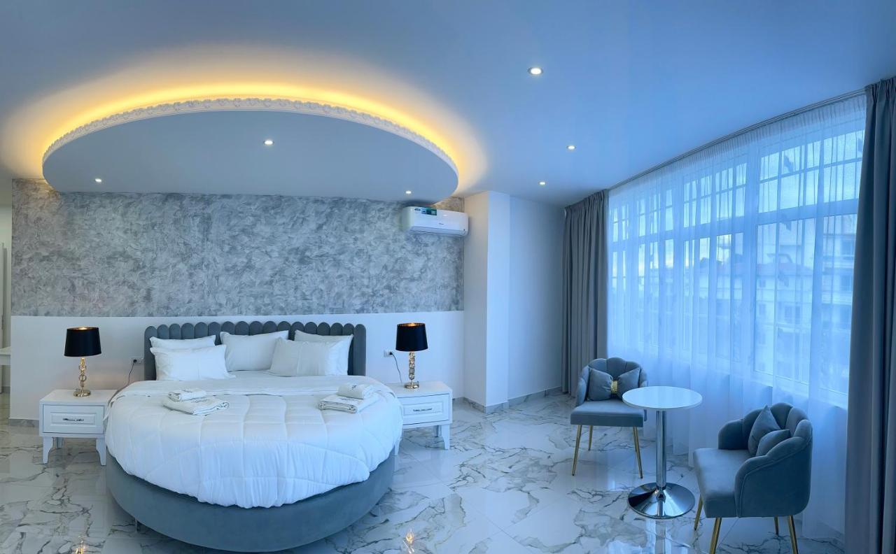 Ujvara Hotel Golem  Ngoại thất bức ảnh