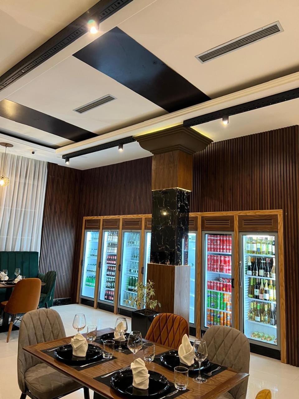 Ujvara Hotel Golem  Ngoại thất bức ảnh