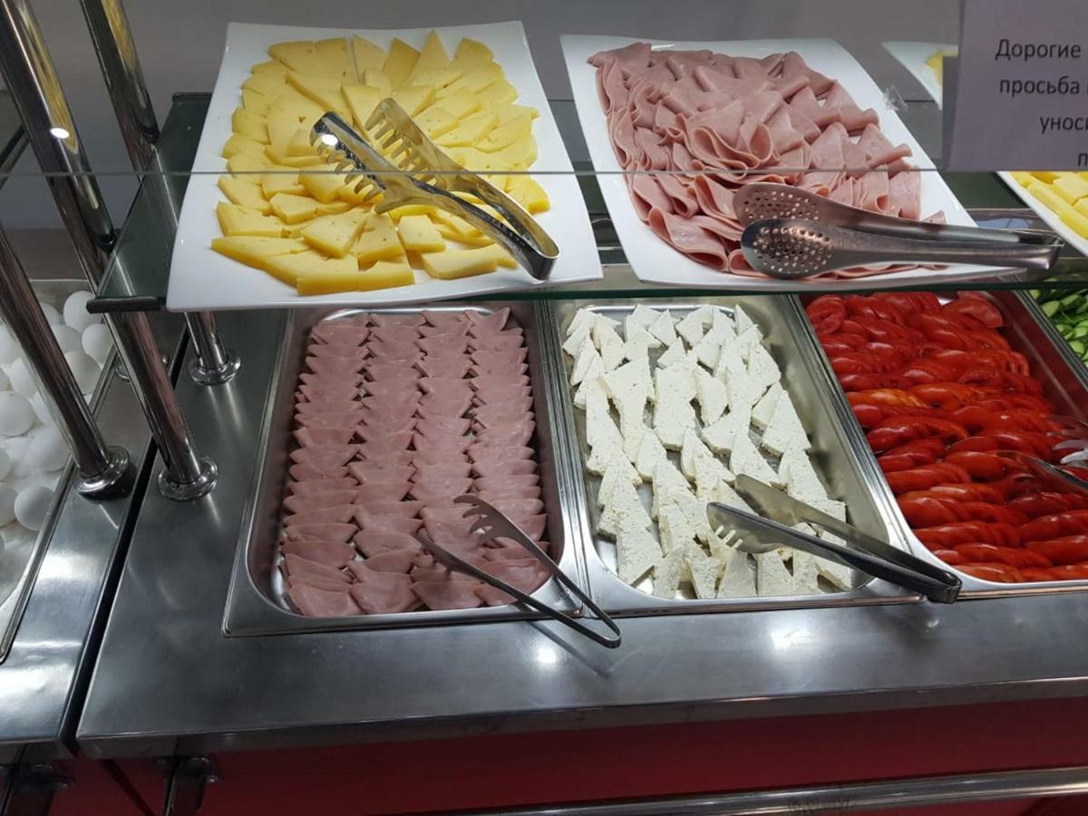 Ujvara Hotel Golem  Ngoại thất bức ảnh