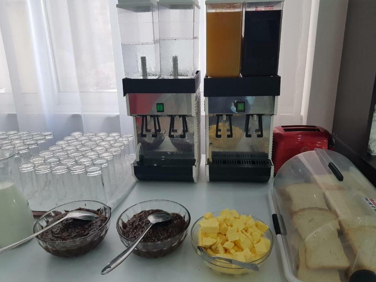 Ujvara Hotel Golem  Ngoại thất bức ảnh